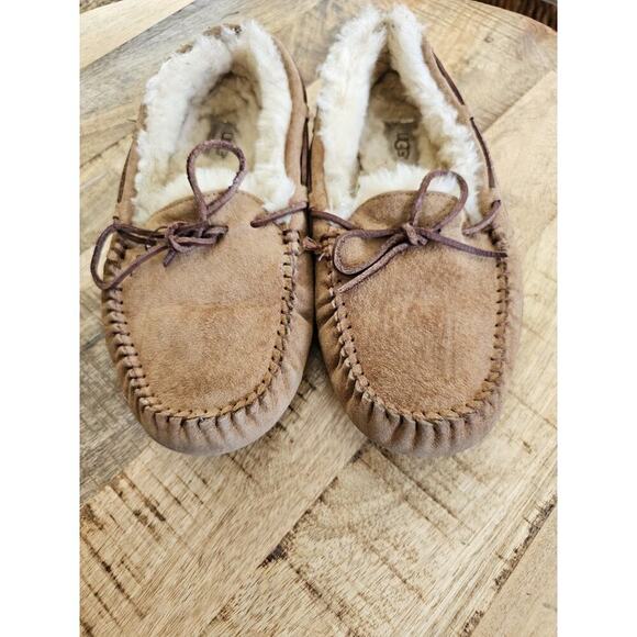Ugg Dakota Moccasin Slippers Slip On Women's Size 9 Brown Leather - Picture 6 of 8